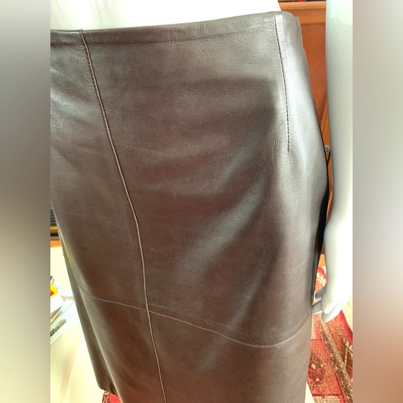 Soft and shiny dark brown real lamb leather skirt just at knee Eur size 42 US 10 - Picture 9 of 13